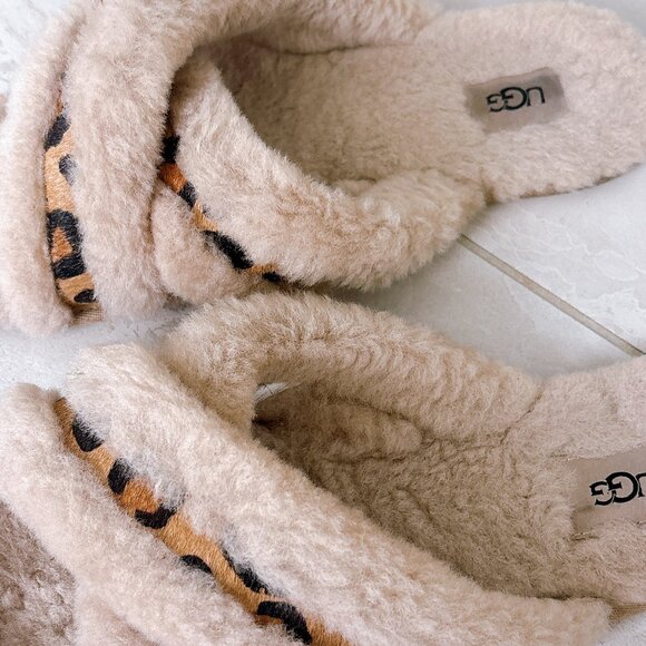 90% NEW UGG SLIPPERS, SIZE 9 - Picture 5 of 5